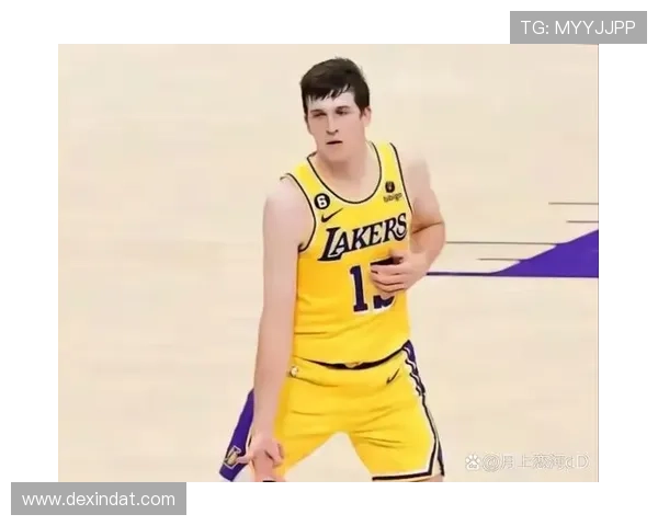 里夫斯拒绝湖人四年8920万美元续约合同引发球迷热议